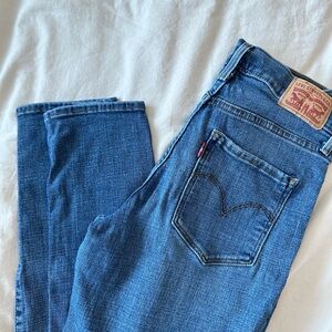 Levi’s Shaping Skinny Jeans -Size 26